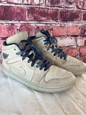 Air Jordan 1 Mid SE Sanddrift Canvas Midnight Navy - Women's
